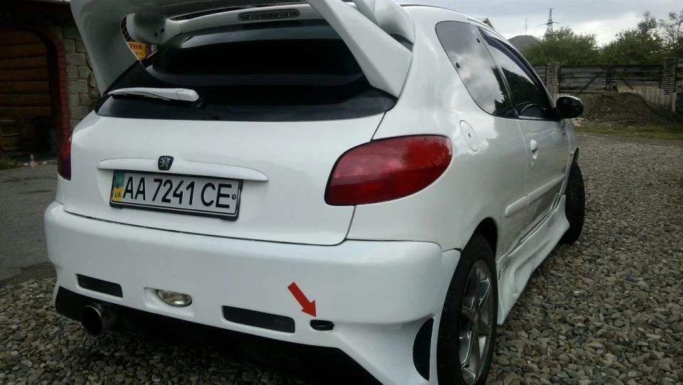 Peugeot 206 1,4 трохи стік 2