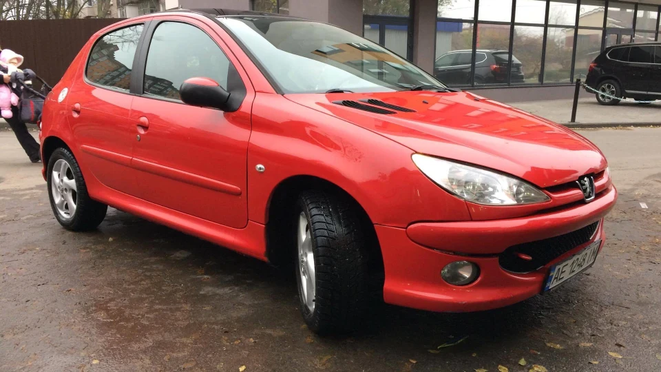 Peugeot 206 Червона Мишка 2