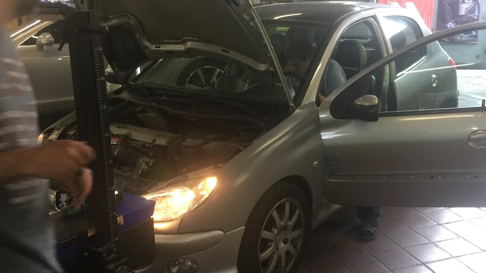 Peugeot 206 S16 GTI 3