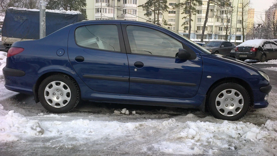 Peugeot 206 Седанчик 3