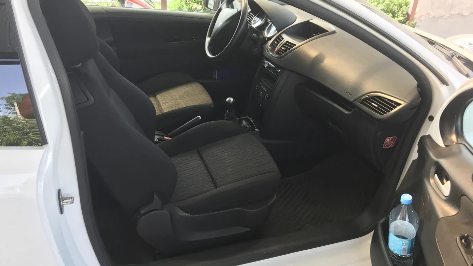 Peugeot 207 4