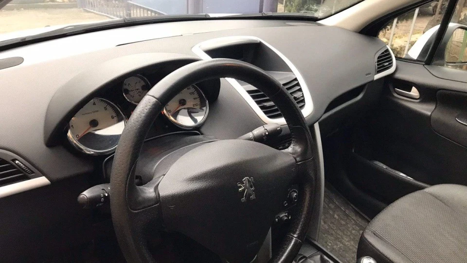 Peugeot 207 5