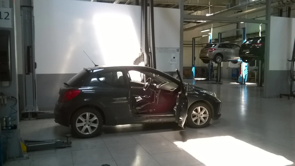 Peugeot 207 1.6 VTi 3