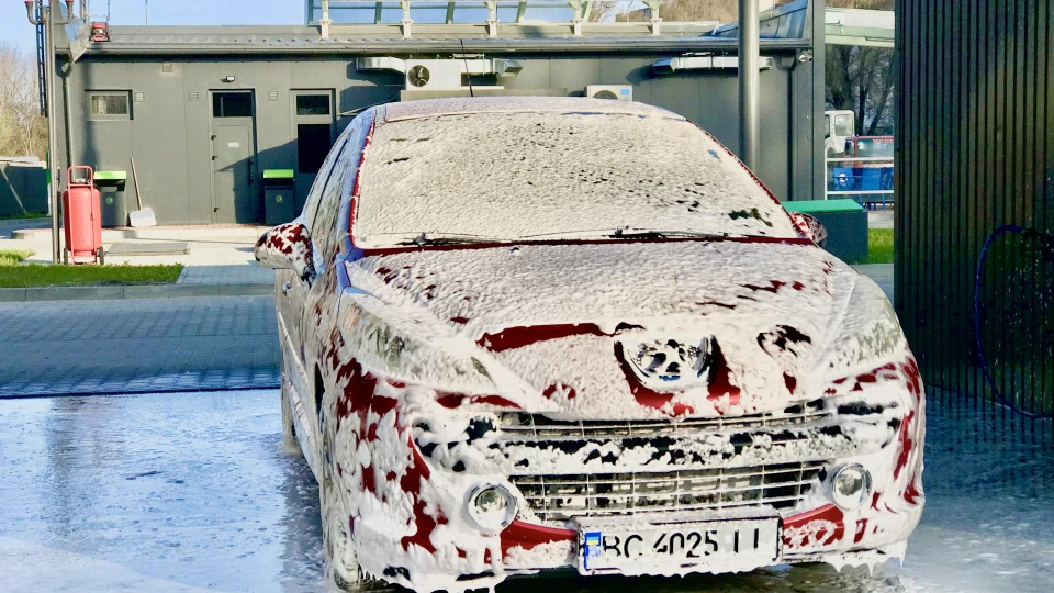 Peugeot 207 “shadow red” 2