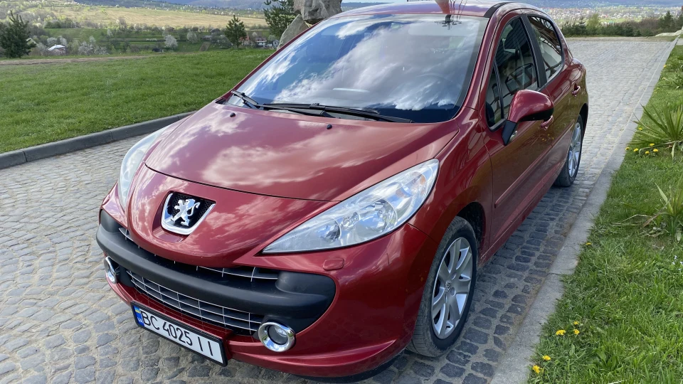 Peugeot 207 “shadow red” 3