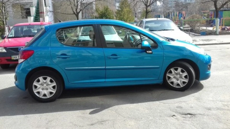 Peugeot 207 знову пежо 3