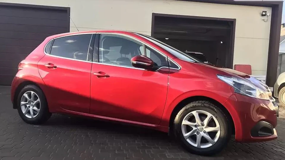 Peugeot 208