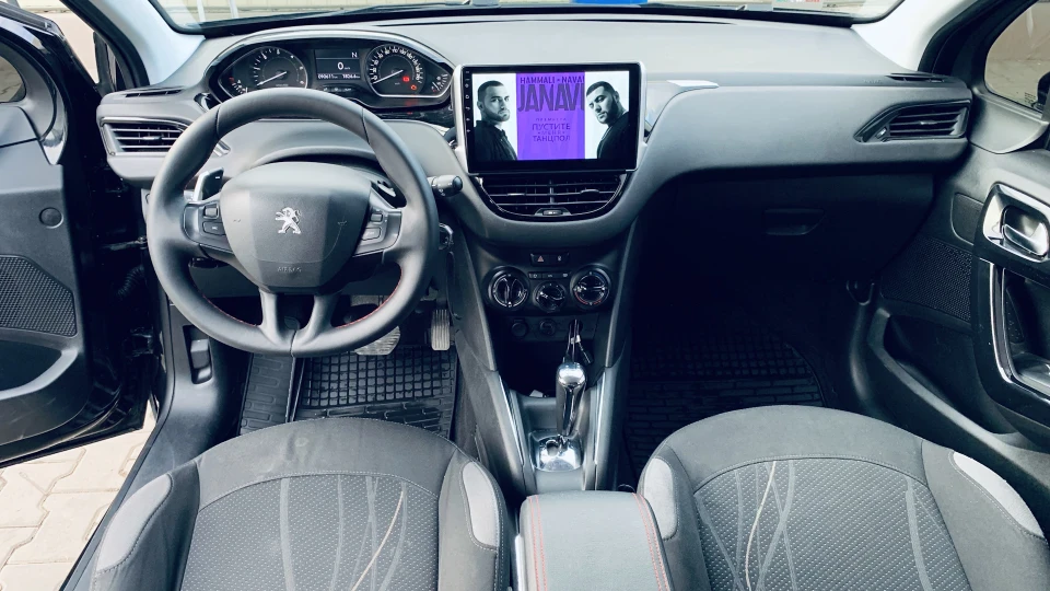 Peugeot 208 4