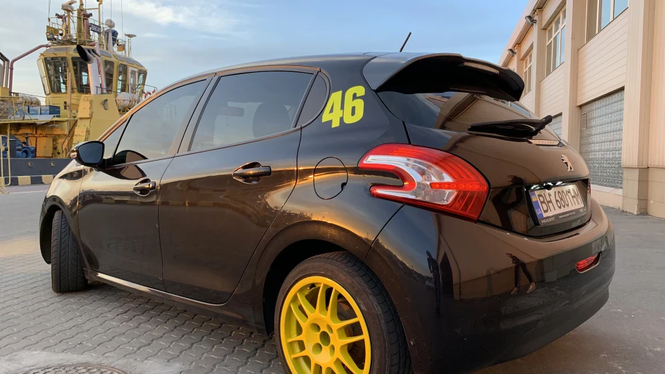 Peugeot 208 5