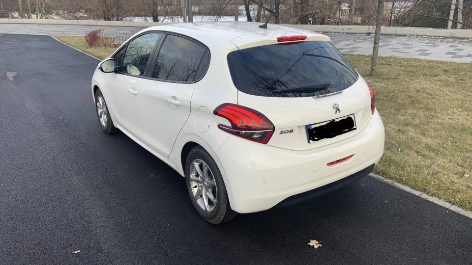 Peugeot 208
