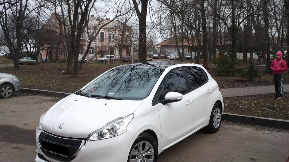 Peugeot 208 Біла Сніжинка 1,6 АТ 2