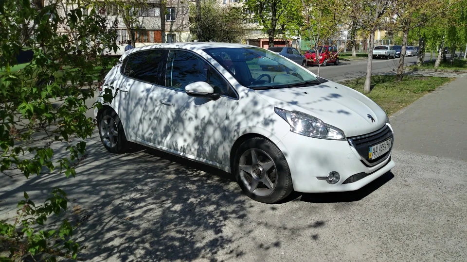 Peugeot 208 Бельмондо