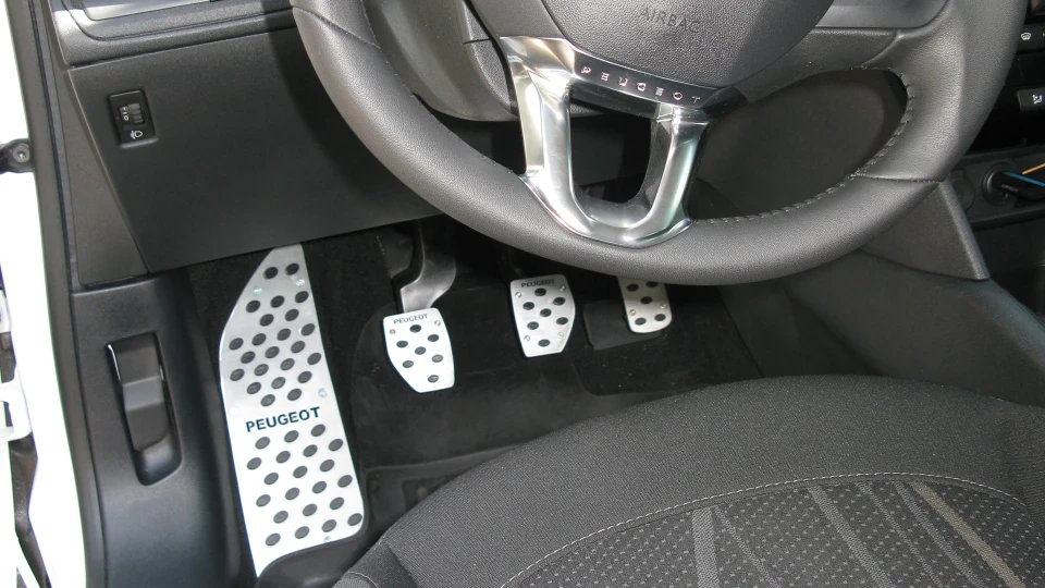 Peugeot 208 Істинний Пежон♊ 5