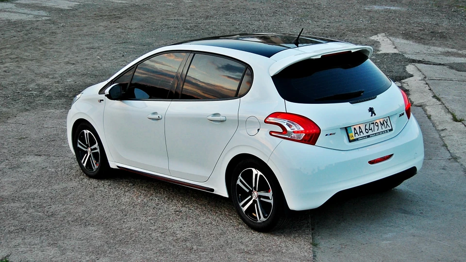 Peugeot 208 LIGNE S édition 2