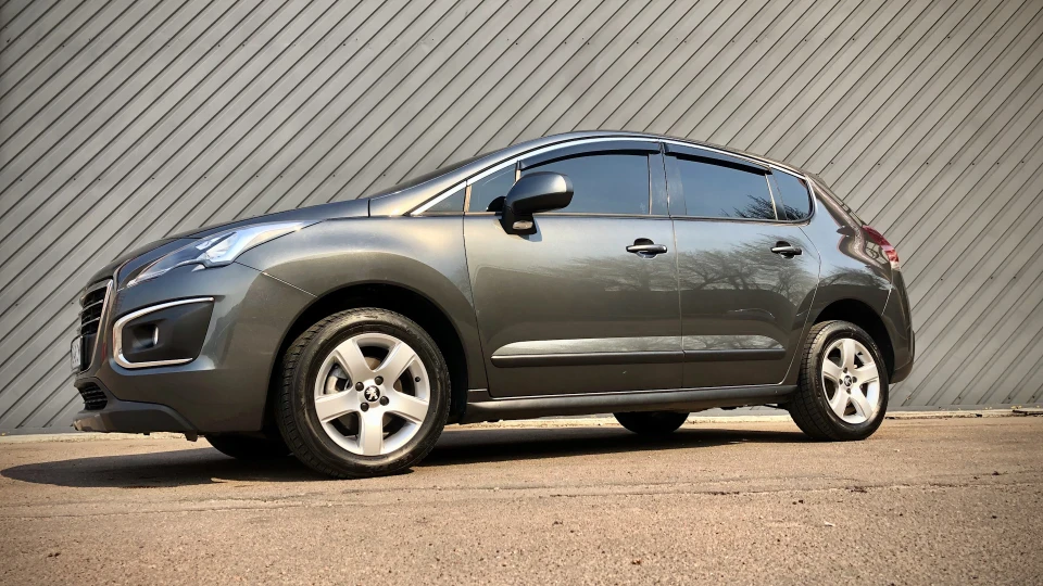 Peugeot 3008 1,6 turbo diesel 4