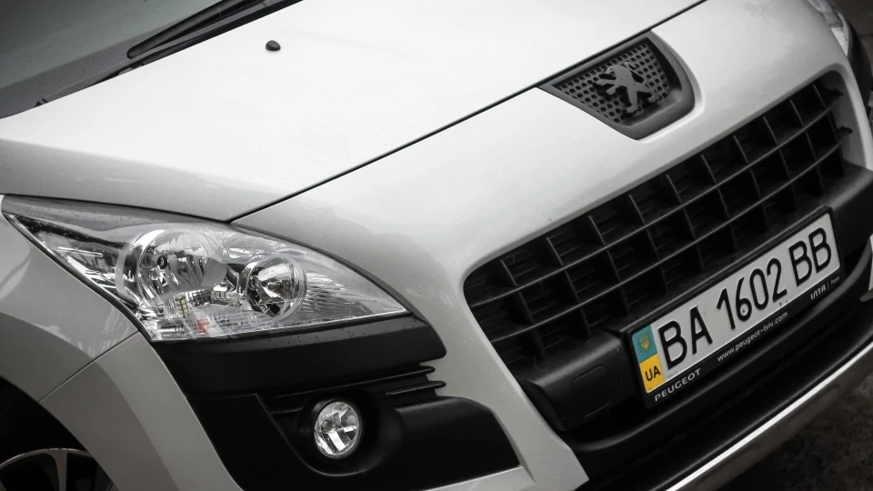 Peugeot 3008 19" 🟦⬜🟥 5