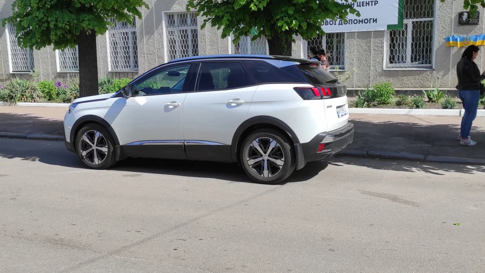 Peugeot 3008 Білий перламутр 2