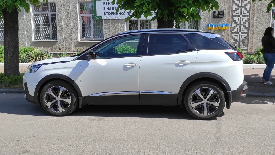 Peugeot 3008 Білий перламутр 3