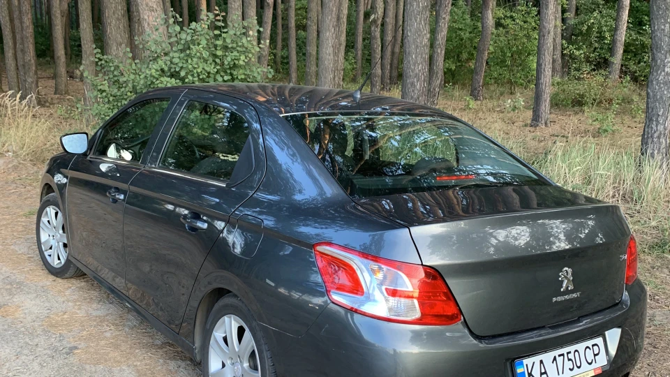 Peugeot 301 1.6 Allure Автомат 2