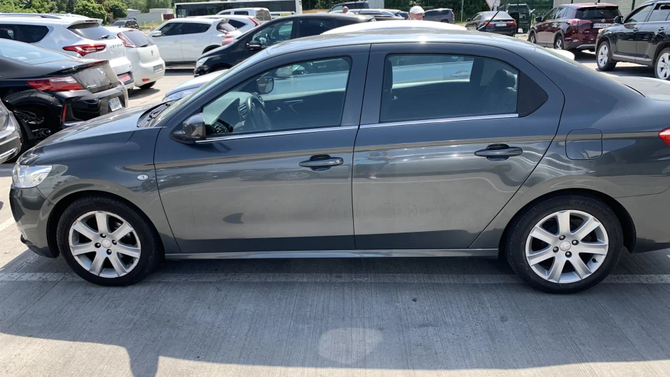 Peugeot 301 1.6 Allure Автомат 5