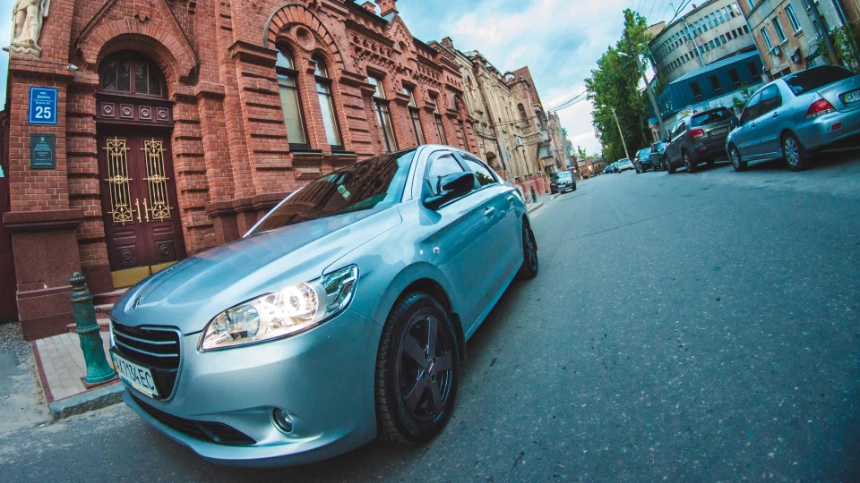 Peugeot 301 1.6 HDI Silver Bullet 3