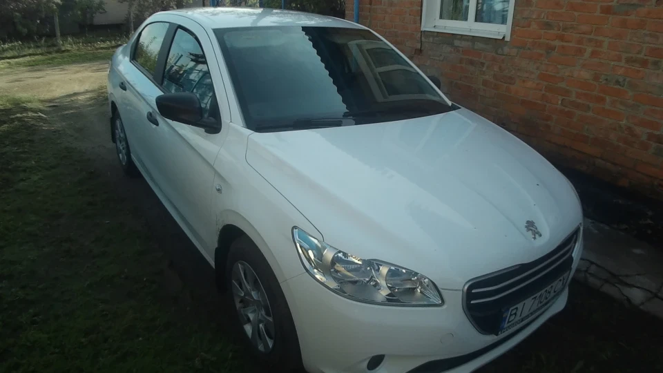 Peugeot 301 біла.левиця 4