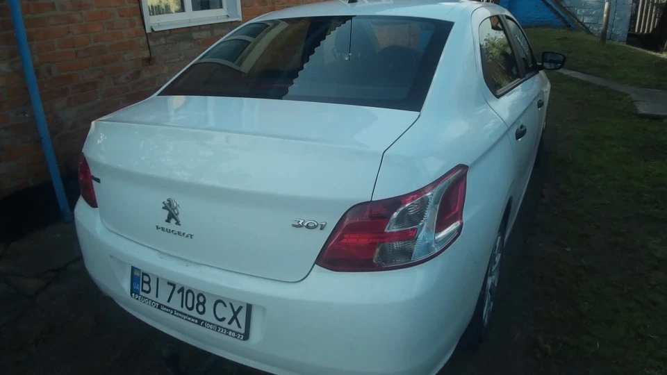Peugeot 301 біла.левиця 5