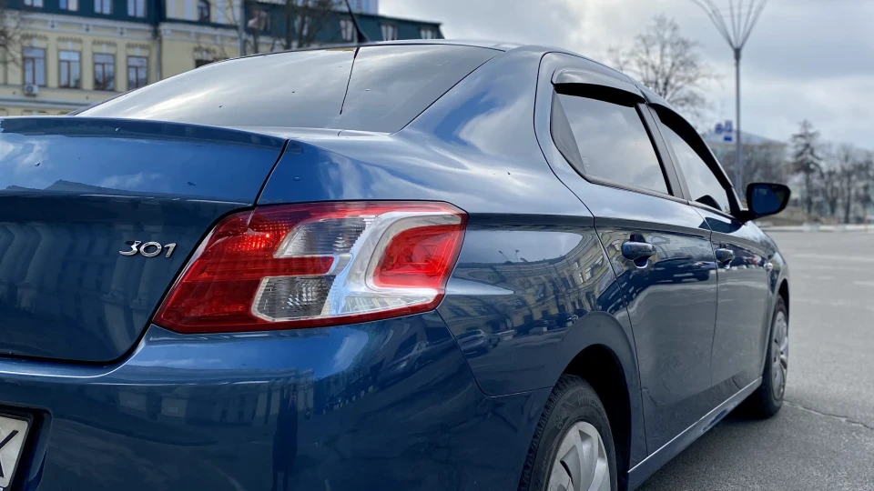 Peugeot 301 Лев із Києва 2