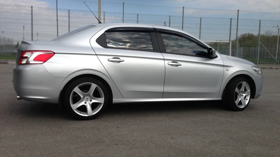 Peugeot 301 Левеня 3
