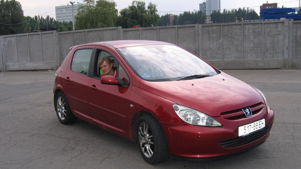 Peugeot 307 2.0 138 х.п.))