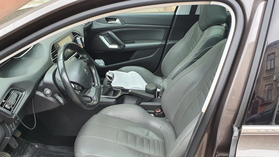 Peugeot 308 SW Баніфацій 3