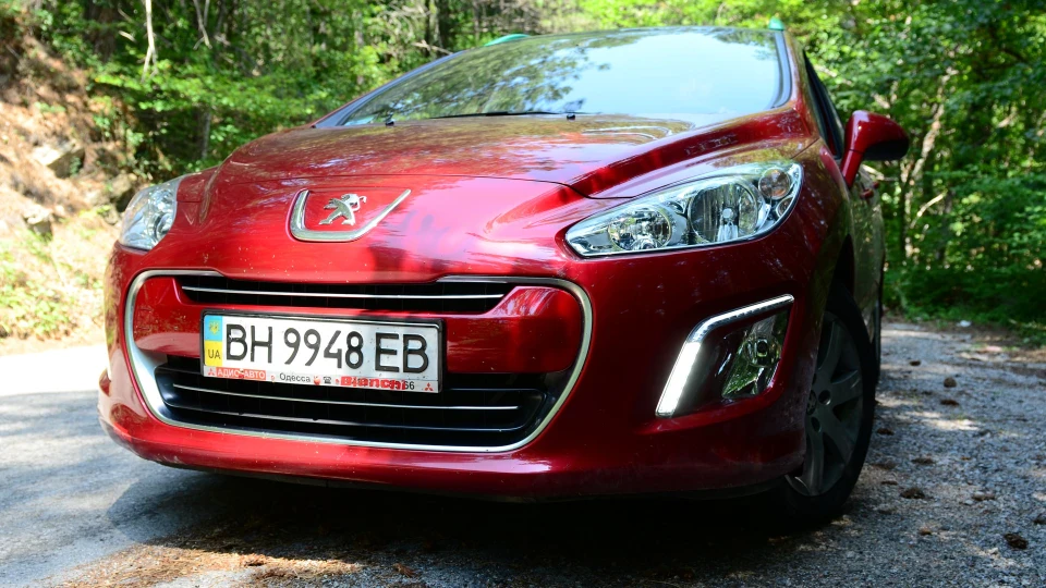 Peugeot 308 SW червоний Вавилон