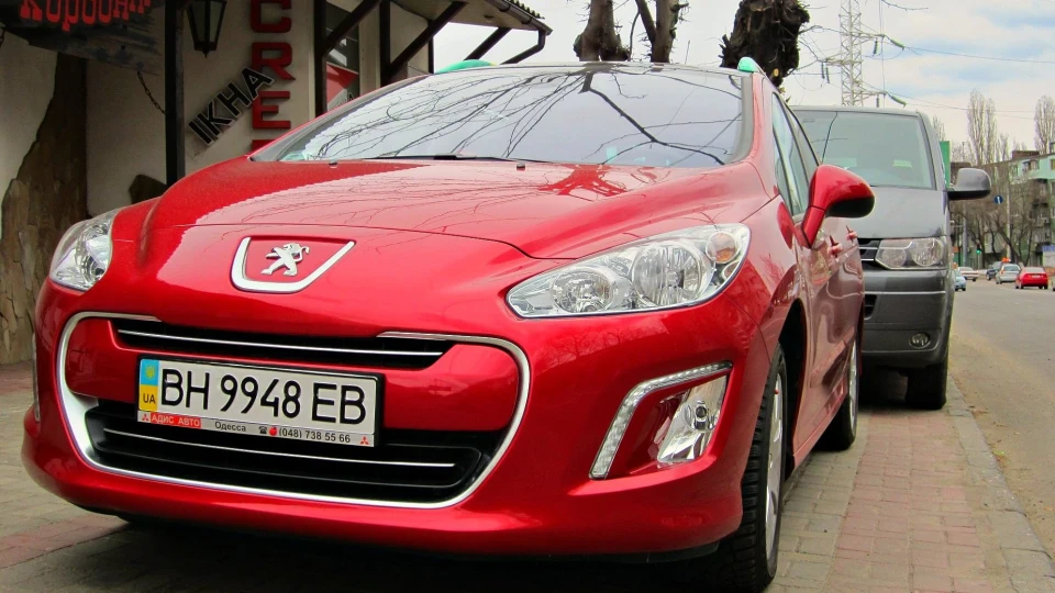 Peugeot 308 SW червоний Вавилон 4