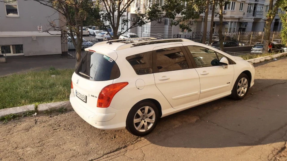 Peugeot 308 SW Малюк