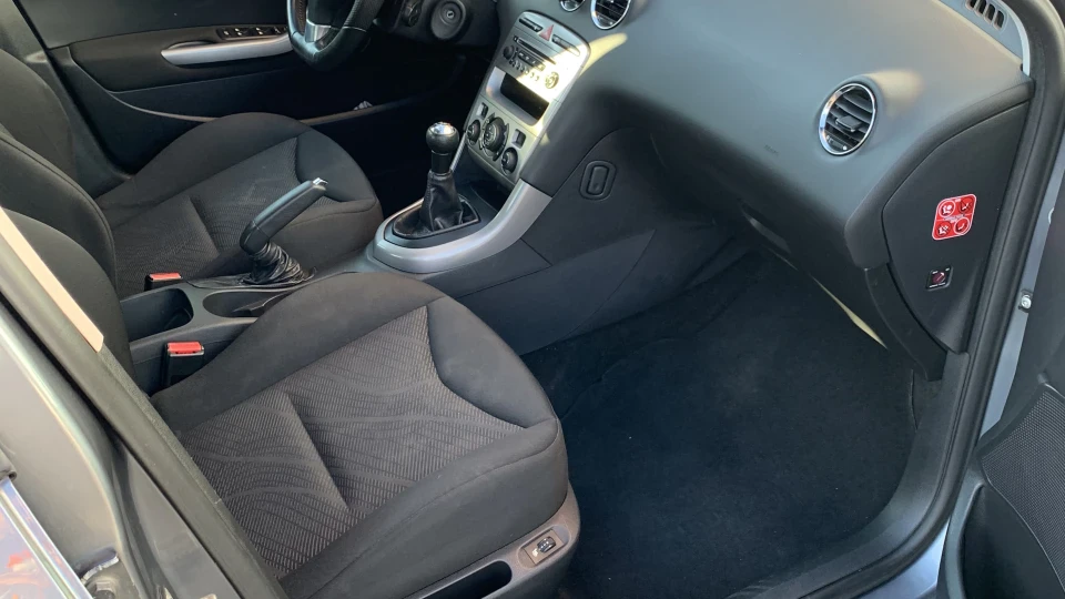 Peugeot 308 4