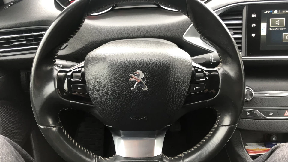 Peugeot 308 4