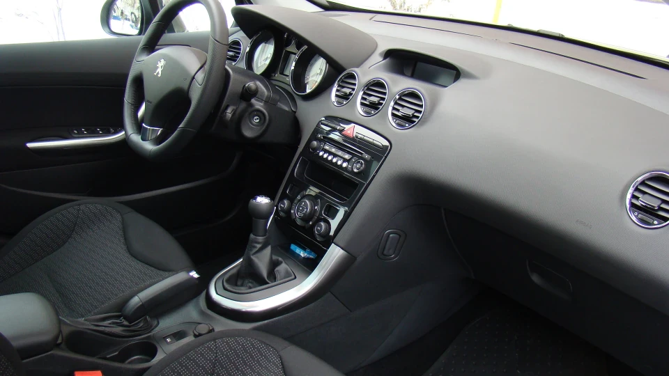 Peugeot 308 Allure 1,6 HDI 5