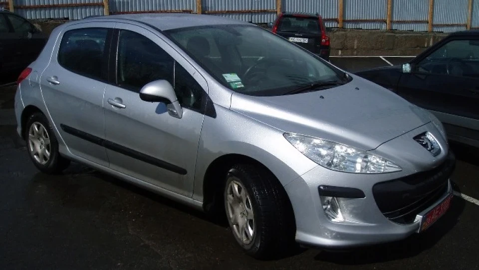 Peugeot 308 Лев) 3