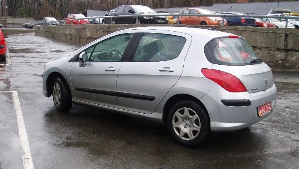 Peugeot 308 Лев) 4