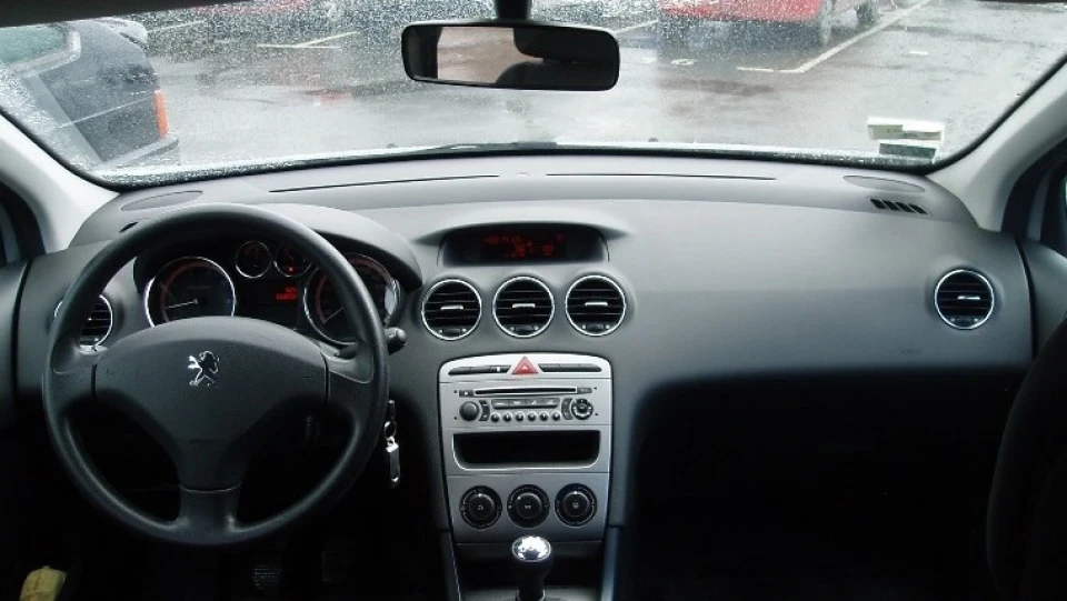 Peugeot 308 Лев) 5