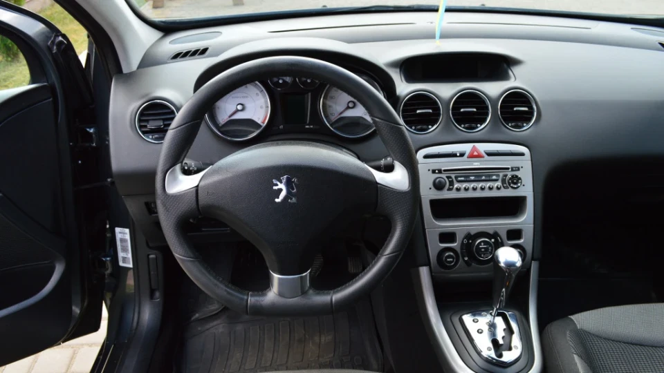 Peugeot 308 Левеня 3