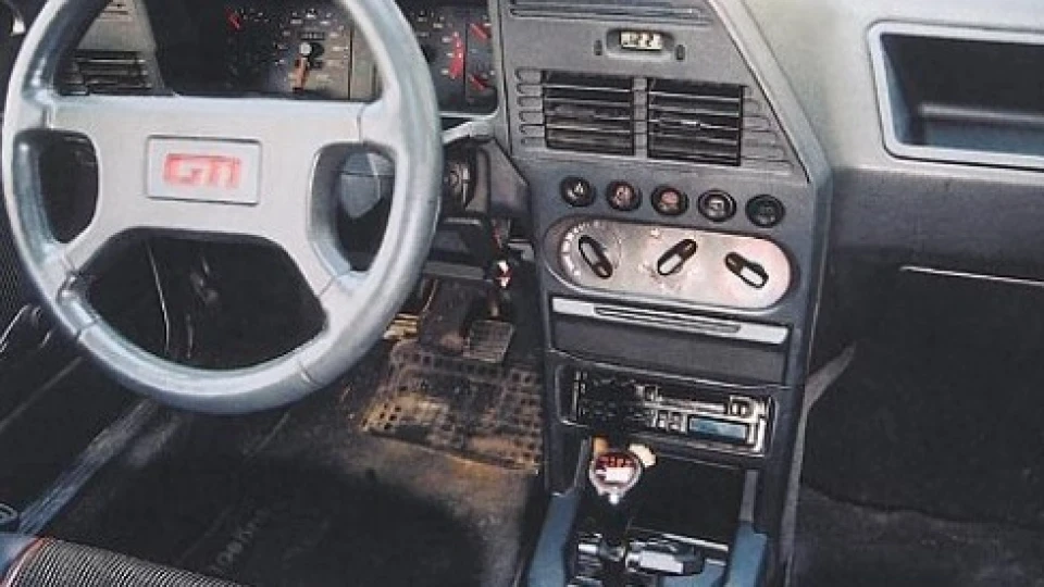 Peugeot 309 1,9 GTI 3