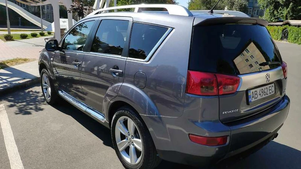 Peugeot 4007 2