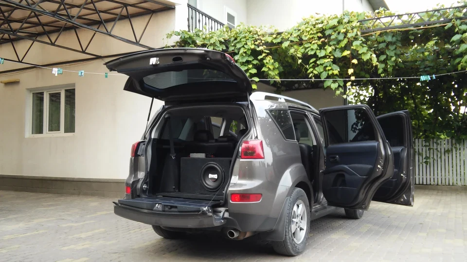 Peugeot 4007 4