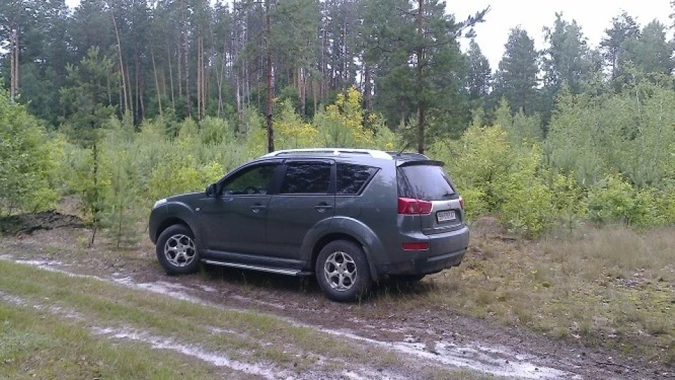 Peugeot 4007 3