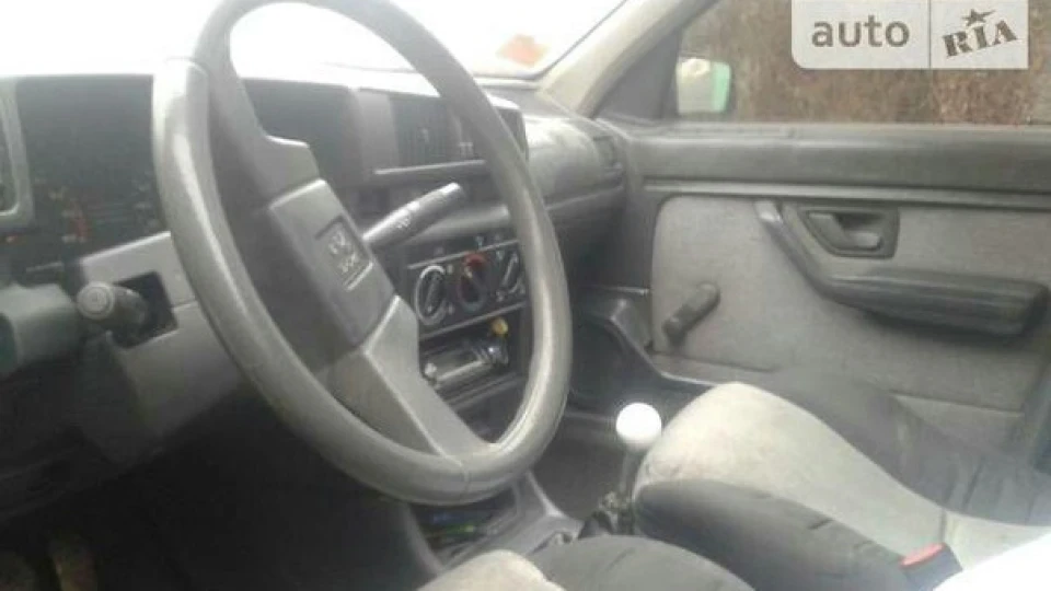 Peugeot 405 1,6 моно 4