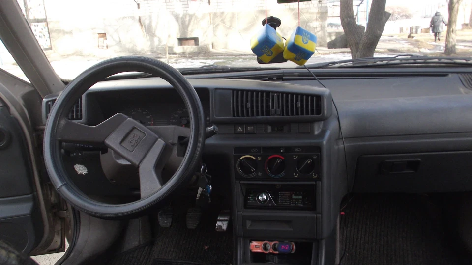 Peugeot 405 1.6 Пижук 3