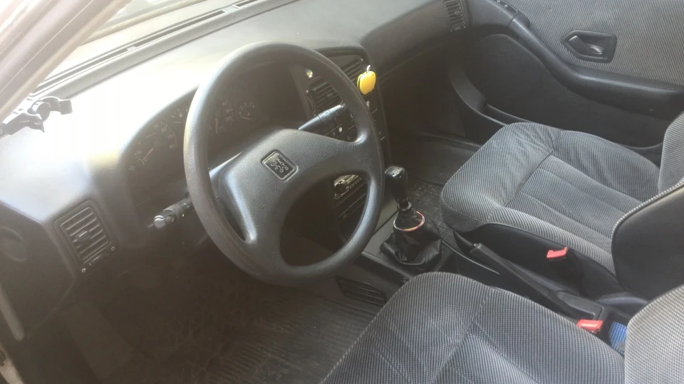 Peugeot 405 2.0 i 4