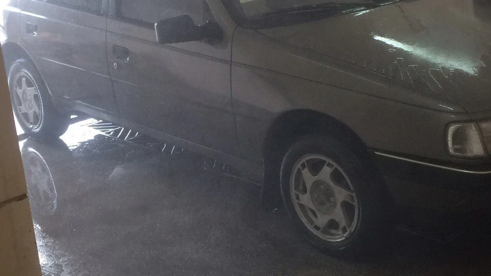 Peugeot 405 Grey 4
