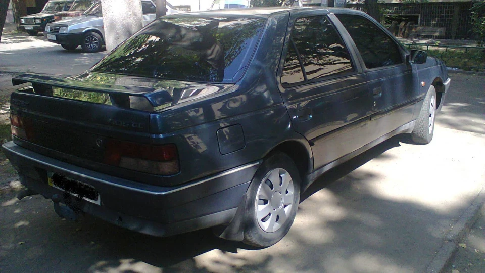 Peugeot 405 Летючий голландець)